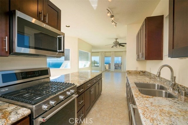 Building Photo - 1076 Miramar St