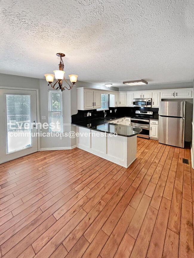 Building Photo - 3 Bed, 3.5 Bath Home with Modern Amenities / Pet-Friendly / Coming Soon!