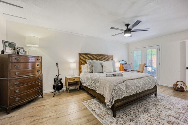 Building Photo - 8133 N 16th Dr