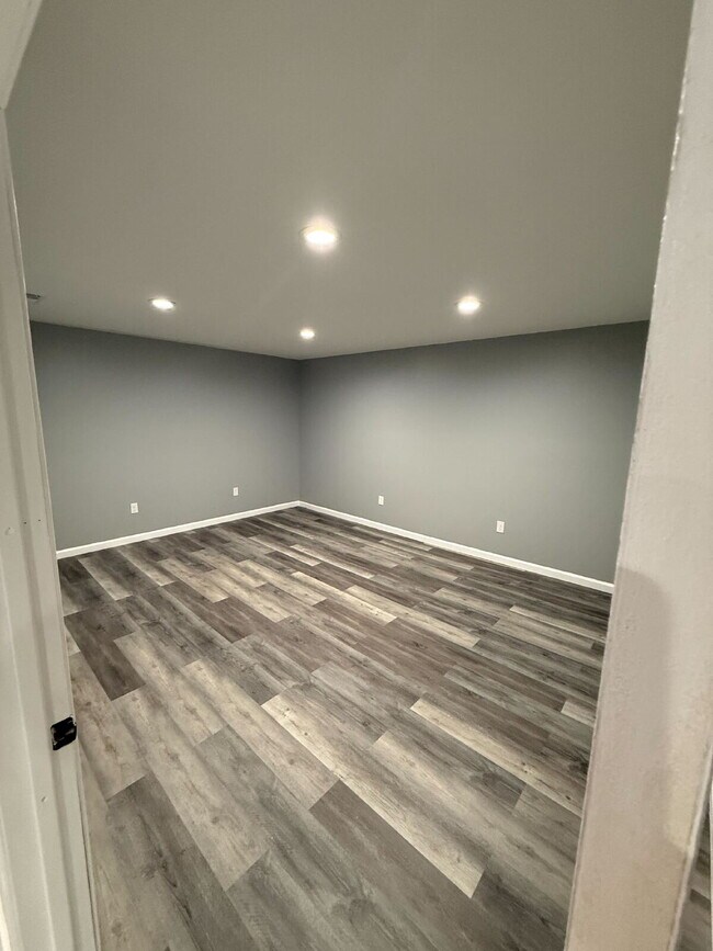 Building Photo - Spacious 4-Bedroom Home with 3 Full Baths in Swartz Creek