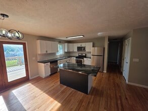 Building Photo - 1802 Key Way Dr