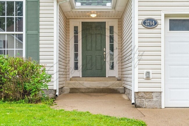 Building Photo - Charming 3 Bedroom Ranch in Clarksville!