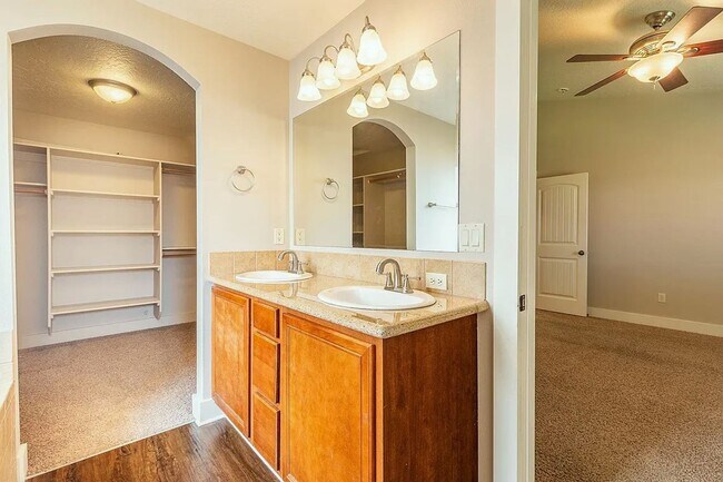 Building Photo - Beautiful 3 bed 2 bath Meridian home in th...