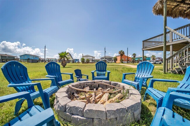 Building Photo - 610 Surf Dr