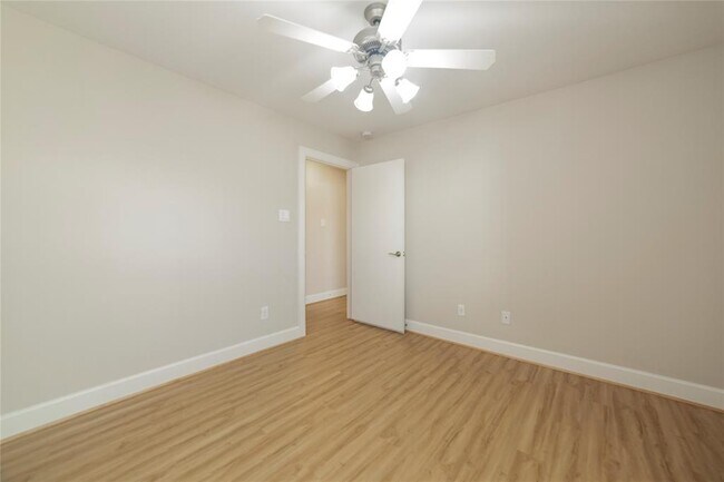 Building Photo - 3718 Main Aspen Dr