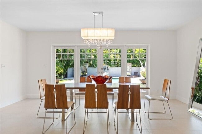 Building Photo - 1635 Seabreeze Blvd