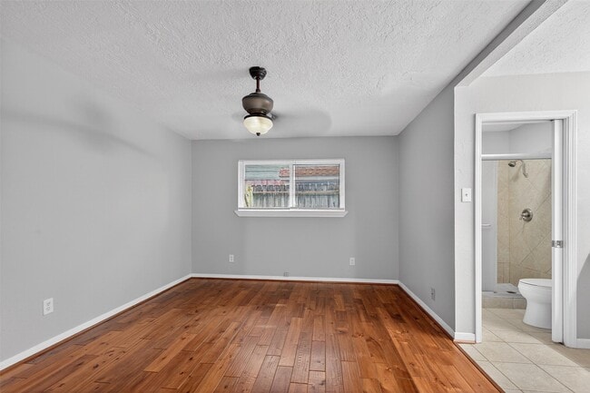 Building Photo - 9723 Halkirk St