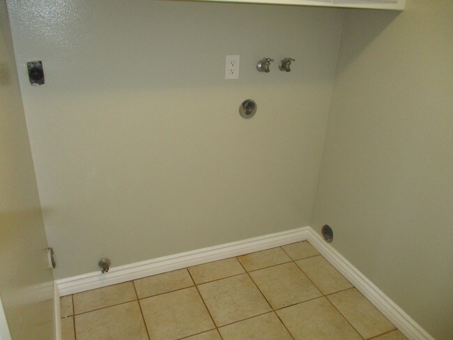 Building Photo - 18216 Index St