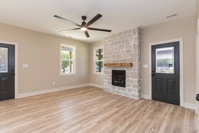 Building Photo - Comfort and Space with Easy Access to the ...