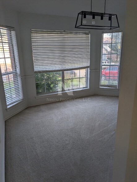 Building Photo - 7828 Blossom Dr