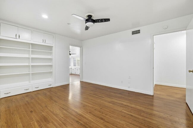 Building Photo - 9623 Adams St