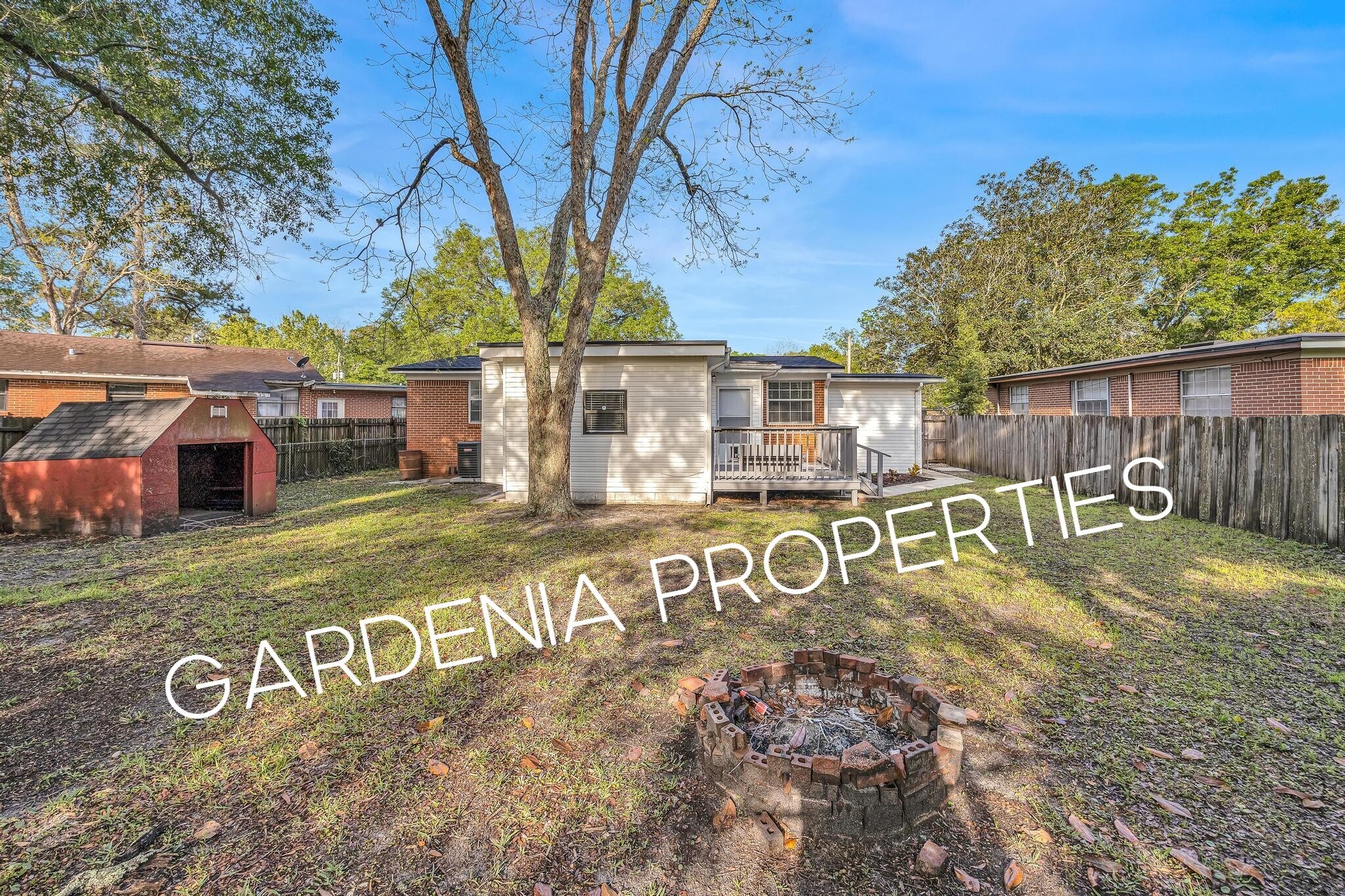 Building Photo - 1353 Placid Pl