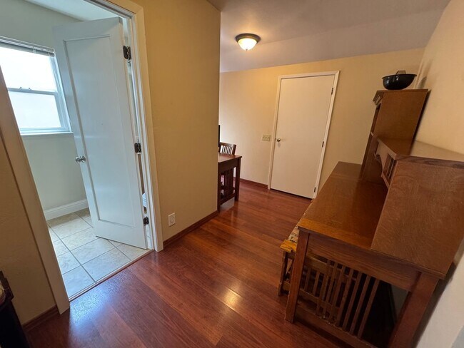 Building Photo - Fully Furnished 3BED/2BATH SFH For Rent in the Desirable City of San Leandro, Ca!!!!