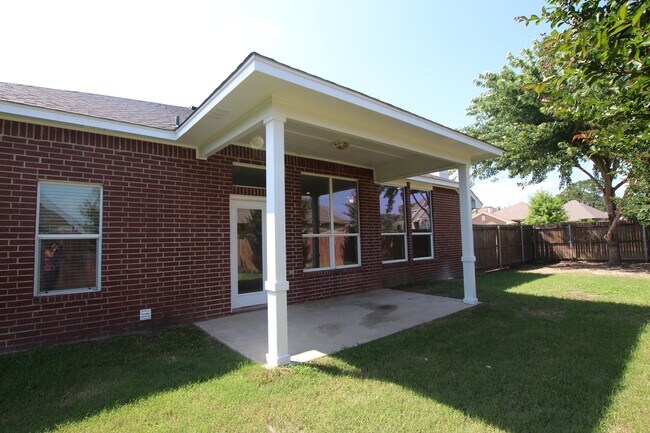 Building Photo - Stunning 3 bed 2 bath in Whitehouse ISD!