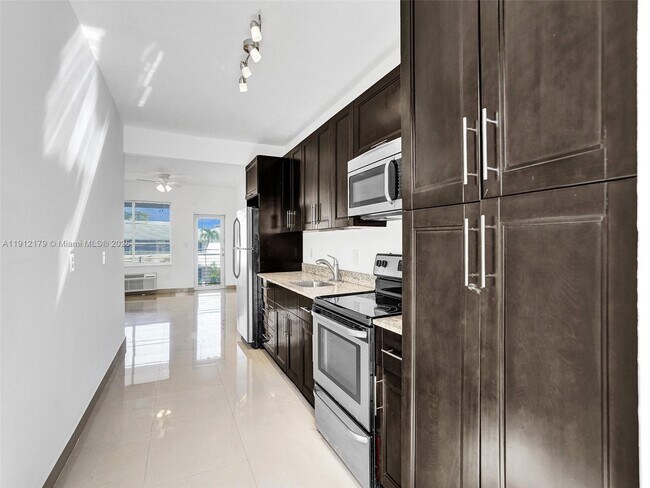 Building Photo - 540 74th St