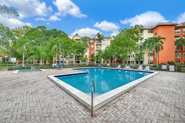 Building Photo - 8120 Geneva Ct