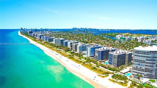 Building Photo - 9559 Collins Ave