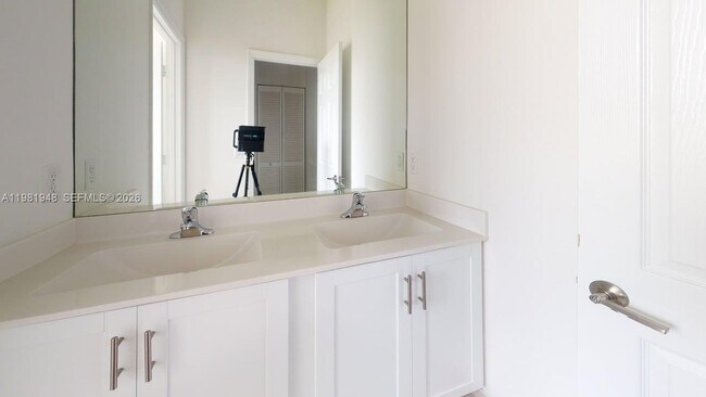 Building Photo - 11035 W 35th Way