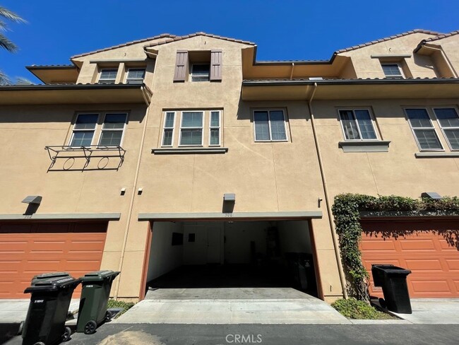Building Photo - 306 District Ct