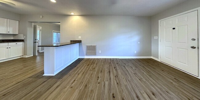 Building Photo - 758 62nd Ave N