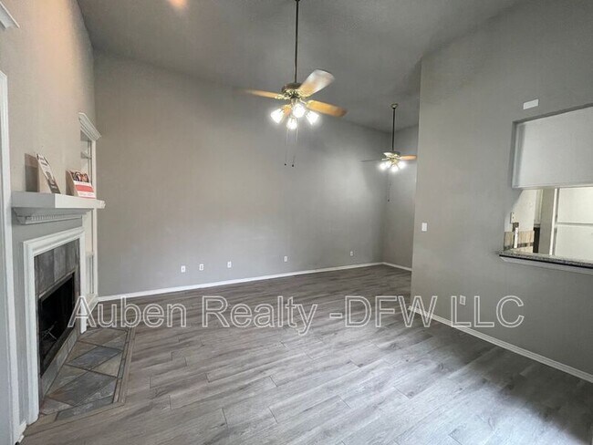 Building Photo - 602 Bellaire Dr