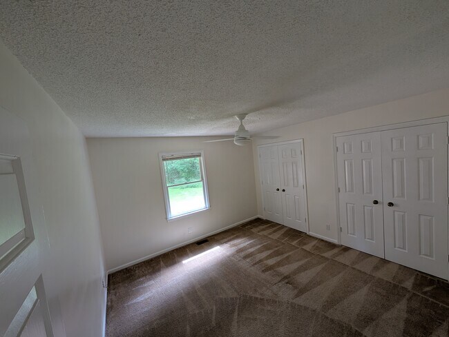 Building Photo - Bim St. Apartment A