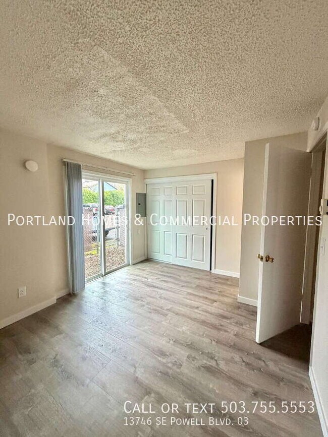 Building Photo - 13746 SE Powell Blvd