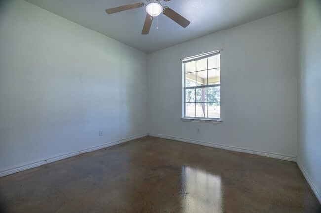 Building Photo - 80 County Rd 2269