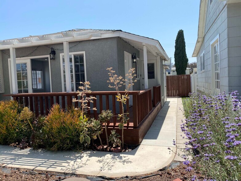 Building Photo - 2002 18th St