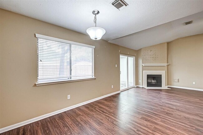 Building Photo - 28811 Stapleford St