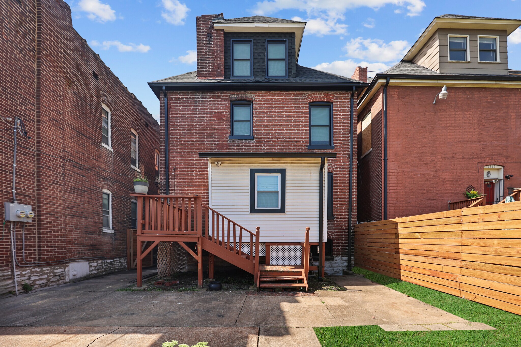 Building Photo - 5237 Enright Ave