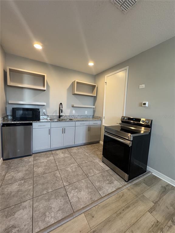 Building Photo - 16042 Micelli Dr