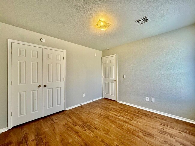 Building Photo - 633 NW 121st St