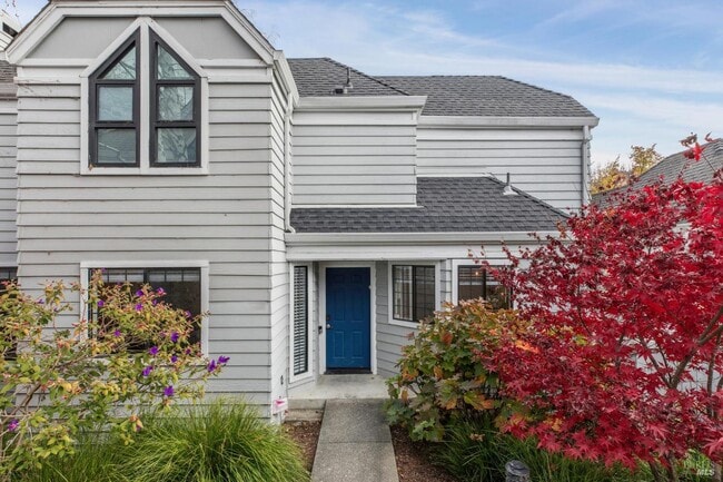 Building Photo - 93 Ashford Ave