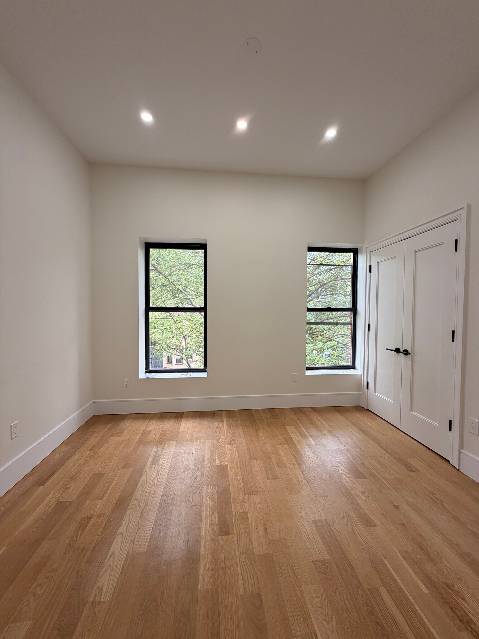 Building Photo - 77A Somers St