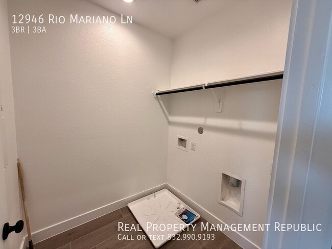 Building Photo - 12946 Rio Mariano Ln