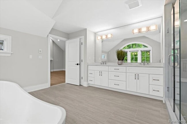 Building Photo - 1897 Norfolk St