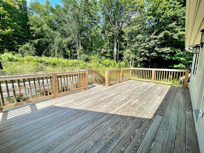 Building Photo - 175 Arch Bridge Rd