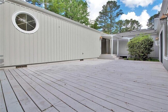 Building Photo - 3305 Hutton Pl