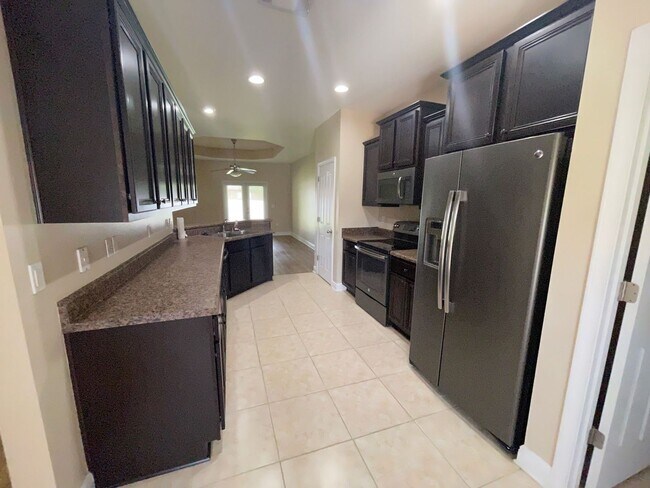 Building Photo - Milton - Rustic Ridge Estates - 3 bedroom,...