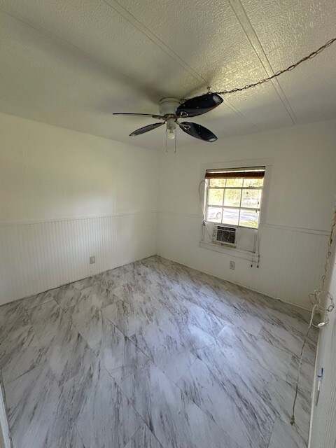 Building Photo - 11367 Redbud Ln