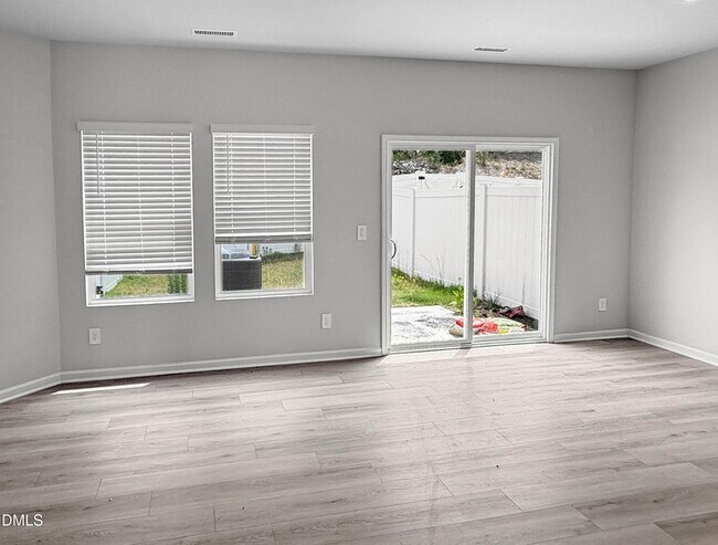 Building Photo - 671 Rolling Flds Dr