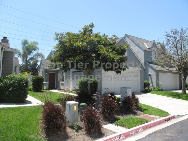 Building Photo - ****Beautiful 2 bed/2 bath Townhouse in Carlsbad - Great Location - Available 06/21****