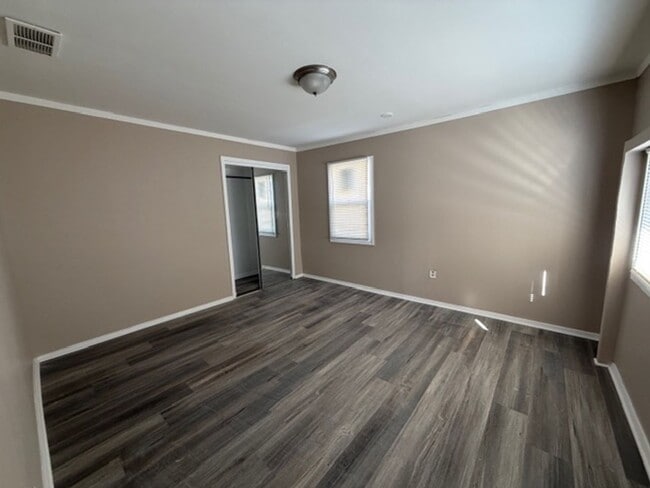 Building Photo - Lovely 3 Bedroom / 1 Bath for Rent - Section 8 Welcome