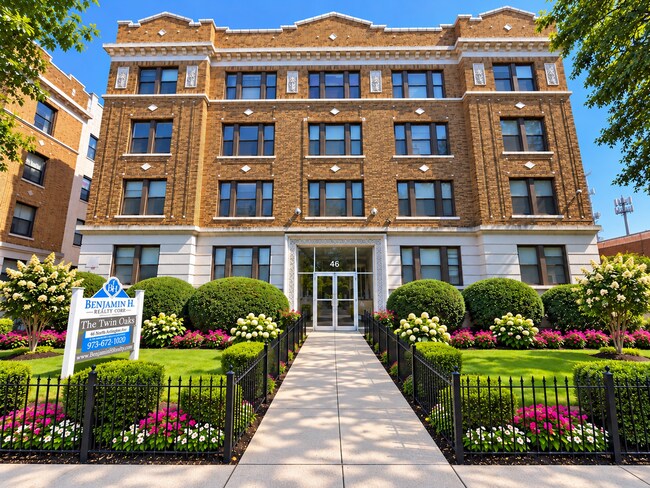 Building Photo - The Twin Oaks