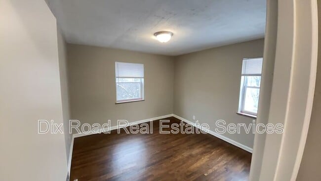 Building Photo - 2390 Harrison Ave