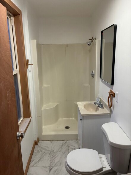 Building Photo - 181 W Housatonic St