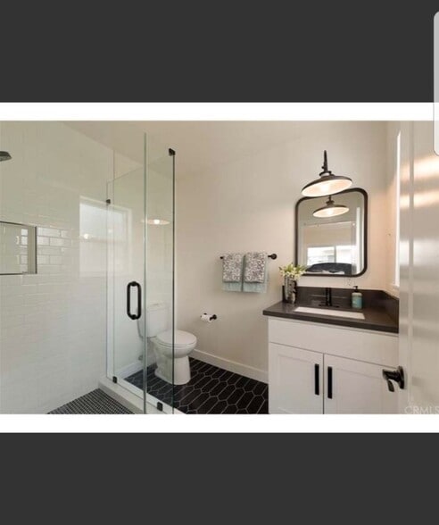 Building Photo - 12521 Wixom St