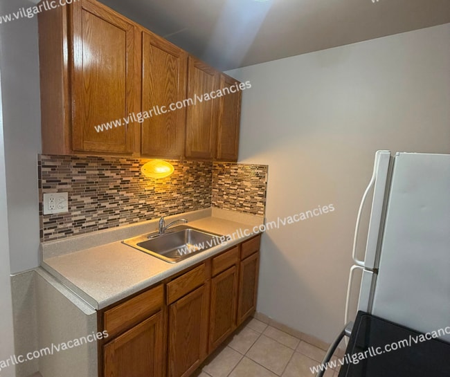 Building Photo - Spacious 1 Bedroom • 1 Bathroom 1st Floor Condo