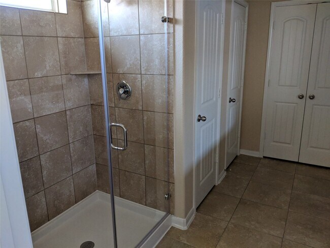 Building Photo - 5211 Ivory Glass Dr